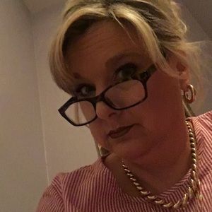 Meet your Posher, Renee